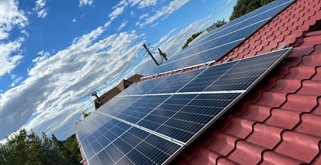legea 216 2023 aduce clarificari privind livrarea si instalarea panourilor fotovoltaice